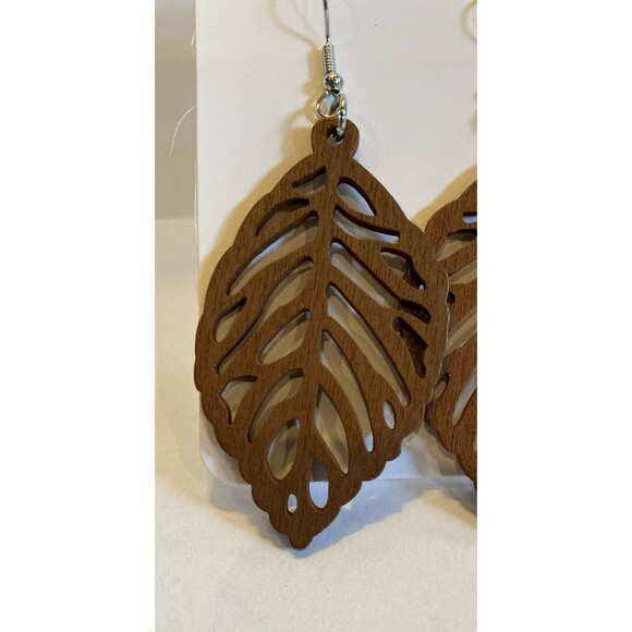 Earrings Wooden Leaf Laser Cut Lightweight Natural Wood Finish Dangle Drop Chic - Picture 2 of 5